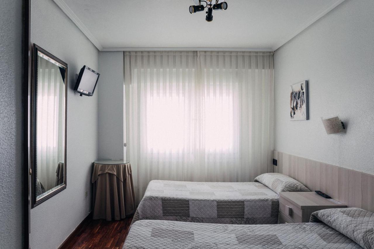 Chambre Lits Jumeaux avec Salle de Bains Privative